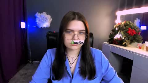 Snapshot of lolamrrr chatting on February 2025 09:32:01 AM Lola pvt is OPEN online show from February 2025 09:32:01 AM