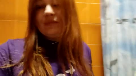 lolamylola online show from October 2025 08:52:02 PM