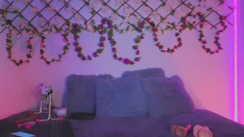  Lola  online show from November 2025 08:42:02 PM