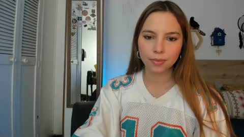 Snapshot of lolaverse chatting on July 2026 07:27:02 PM Lola doll online show from July 2026 07:27:02 PM
