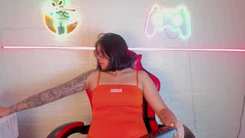 Lola online show from November 2025 11:40:02 AM