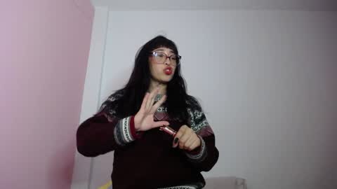 Snapshot of lolitabitchhorney_ chatting on January 2025 02:40:01 AM Lolita online show from January 2025 02:40:01 AM