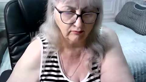 Snapshot of lolkaalyss chatting on April 2026 04:46:02 PM LolkaAlyss online show from April 2026 04:46:02 PM