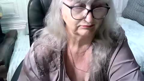 Snapshot of lolkaalyss chatting on May 2026 08:27:02 PM LolkaAlyss online show from May 2026 08:27:02 PM