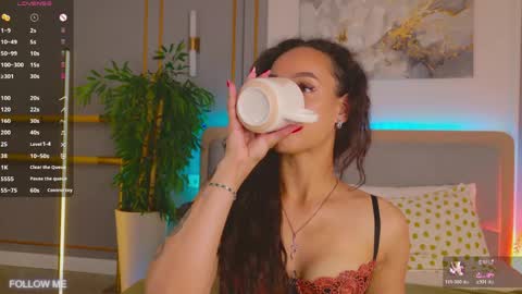 Snapshot of lolly_neal chatting on May 2026 03:39:01 PM Lolly online show from May 2026 03:39:01 PM