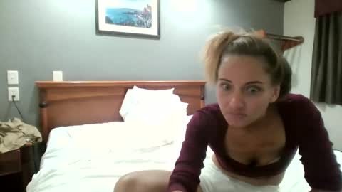 Snapshot of lollyp0ps chatting on June 2026 03:19:02 AM lollyp0ps online show from June 2026 03:19:02 AM