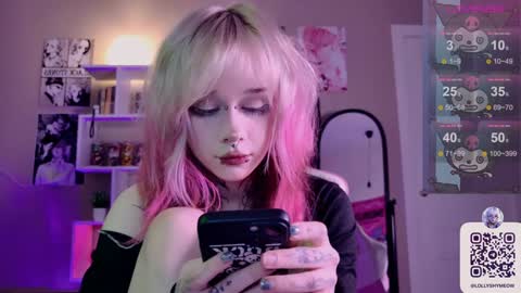 Lolly   online show from January 2025 09:05:01 PM