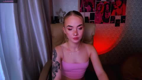 Snapshot of lollyy_baby chatting on November 2025 08:33:02 AM Lollyy baby online show from November 2025 08:33:02 AM