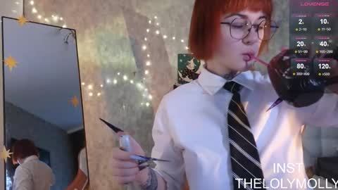 Molli online show from December 2025 10:33:01 AM