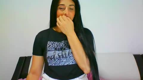 Snapshot of lomaslindosoyyo chatting on February 2025 10:32:01 PM estehfania online show from February 2025 10:32:01 PM