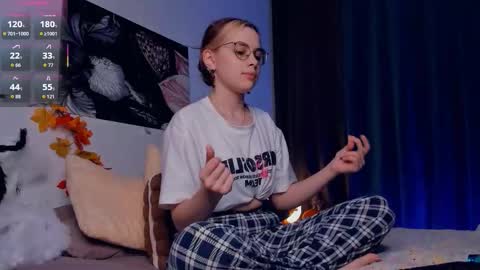 Lona online show from November 2025 07:16:02 PM