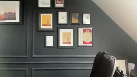 Snapshot of londongent2023 chatting on February 2026 10:42:01 AM EnglishBear online show from February 2026 10:42:01 AM