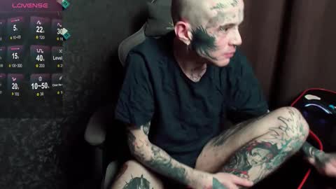 Snapshot of lone1ycrystal chatting on October 2025 09:45:02 PM Chris online show from October 2025 09:45:02 PM