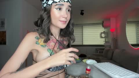 Snapshot of lonelly_lolly98 chatting on February 2025 09:56:01 PM SABRINA online show from February 2025 09:56:01 PM