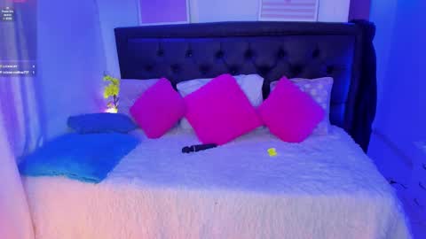 Jennifer  online show from January 2025 09:53:02 PM