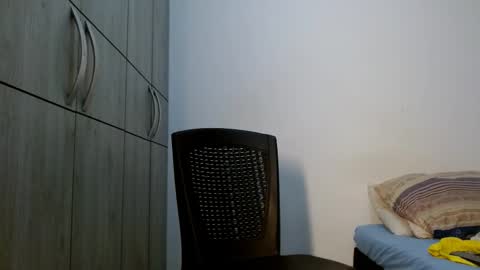 lonelydick2002 online show from November 2025 05:19:02 AM