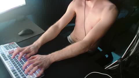 Snapshot of loofy_art chatting on February 2026 02:18:01 PM Loofy Art online show from February 2026 02:18:01 PM
