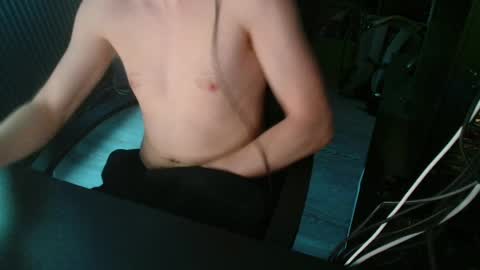 Snapshot of loofy_art chatting on April 2026 12:43:01 PM Loofy Art online show from April 2026 12:43:01 PM