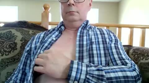 Snapshot of look823 chatting on April 2026 06:06:01 PM look823 online show from April 2026 06:06:01 PM