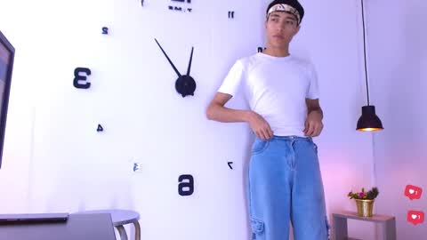 Snapshot of look_pirs chatting on January 2026 03:21:01 AM look pirs online show from January 2026 03:21:01 AM