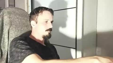 Snapshot of lookaz4010 chatting on February 2026 01:44:02 PM Lucas online show from February 2026 01:44:02 PM