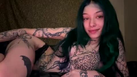 lookingforlona online show from December 2025 02:36:02 PM