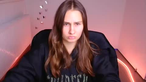 Lora online show from October 2025 06:23:02 AM