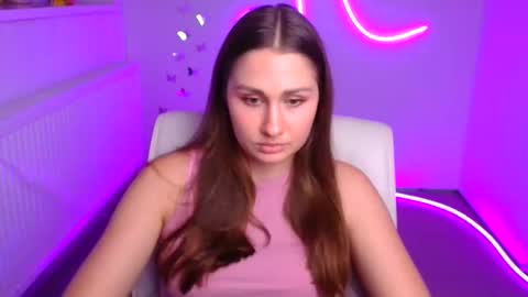 Lora online show from November 2025 01:33:02 PM