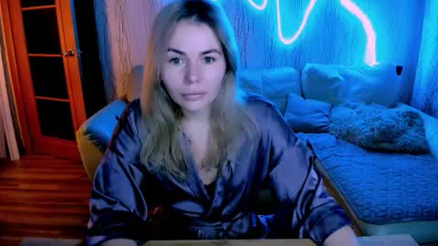 Lora online show from December 2025 03:00:01 AM