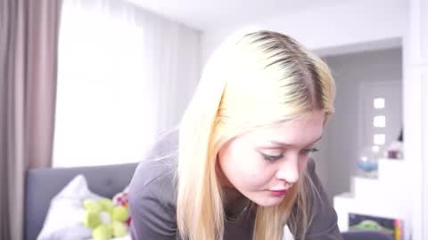 Lora online show from February 2026 07:38:02 AM