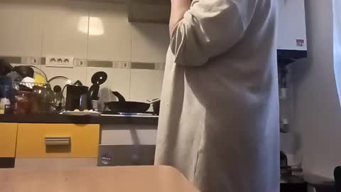 Lora online show from December 2024 11:49:02 AM