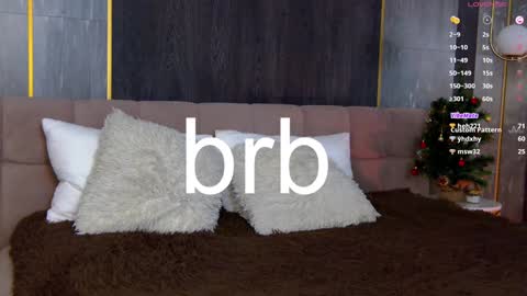 Snapshot of loraineluff chatting on December 2024 06:05:02 PM Loraine online show from December 2024 06:05:02 PM