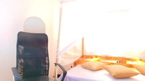 loreanis online show from February 2026 07:32:02 PM