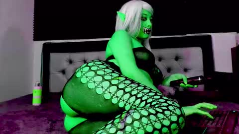 Lore Depp online show from November 2025 03:16:02 AM