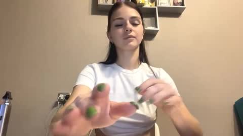 Olivia online show from September 2025 01:13:01 PM