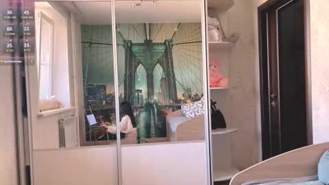 Olivia online show from October 2025 09:28:01 AM