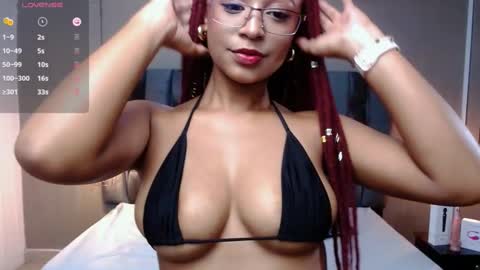 Snapshot of lorena_vieira_ chatting on December 2024 09:31:02 PM Lorena Vieira online show from December 2024 09:31:02 PM