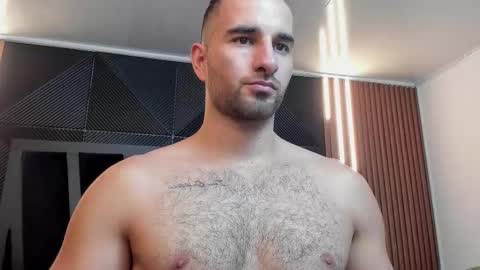  L O R E N Z O  Thumbs Up help  online show from September 2025 05:14:02 PM