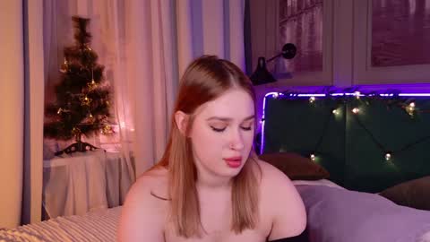 Lori online show from December 2024 08:10:02 PM
