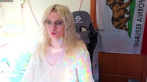 Lori -----------------------------------    online show from April 2026 02:11:01 PM