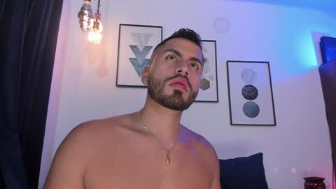 Snapshot of los_juanes chatting on January 2025 08:35:01 PM JUAN JUAN online show from January 2025 08:35:01 PM