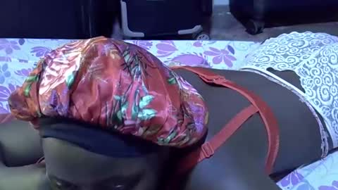 lotty_lavilla online show from October 2025 06:58:02 PM