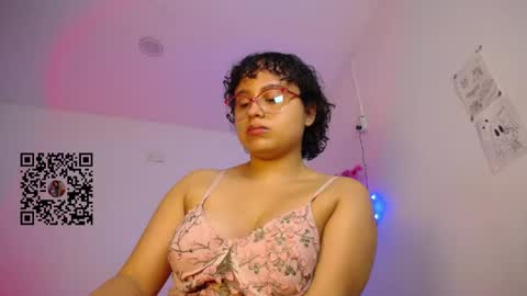 Snapshot of lou_cuteee chatting on June 2026 03:51:02 AM lou_cuteee online show from June 2026 03:51:02 AM