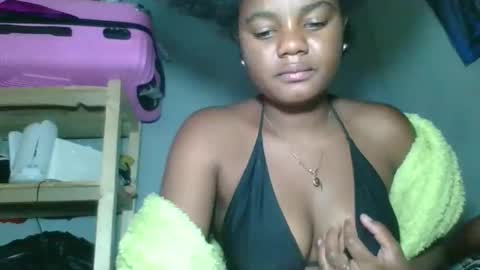 Snapshot of louane98 chatting on February 2026 06:49:02 PM louane98 online show from February 2026 06:49:02 PM