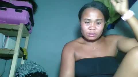 Snapshot of louane98 chatting on March 2026 03:25:01 PM louane98 online show from March 2026 03:25:01 PM