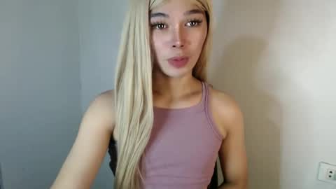 louilalicious online show from February 2025 05:15:01 AM