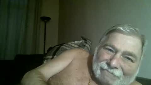 Snapshot of louis_chokdee chatting on January 2025 04:41:01 PM louis_chokdee online show from January 2025 04:41:01 PM