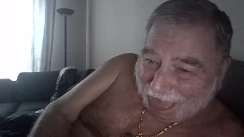 Snapshot of louis_chokdee chatting on September 2025 04:45:02 PM louis_chokdee online show from September 2025 04:45:02 PM