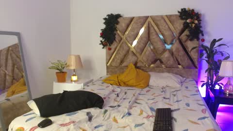 Louis Valdz online show from December 2024 12:12:01 AM