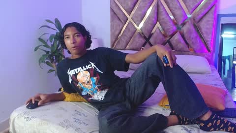 Louis Valdz online show from January 2025 10:15:02 PM